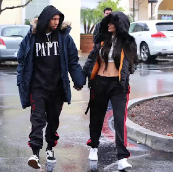 Kylie Jenner spotted shopping with boyfriend, Tyga